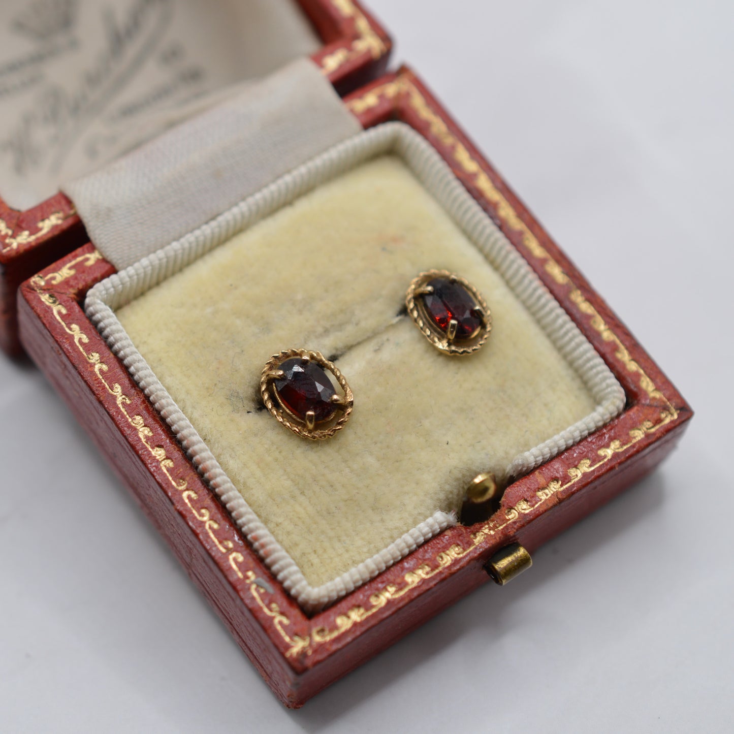 1960s Vintage 9ct Gold Garnet Stud Earrings with Rope-Twist Border