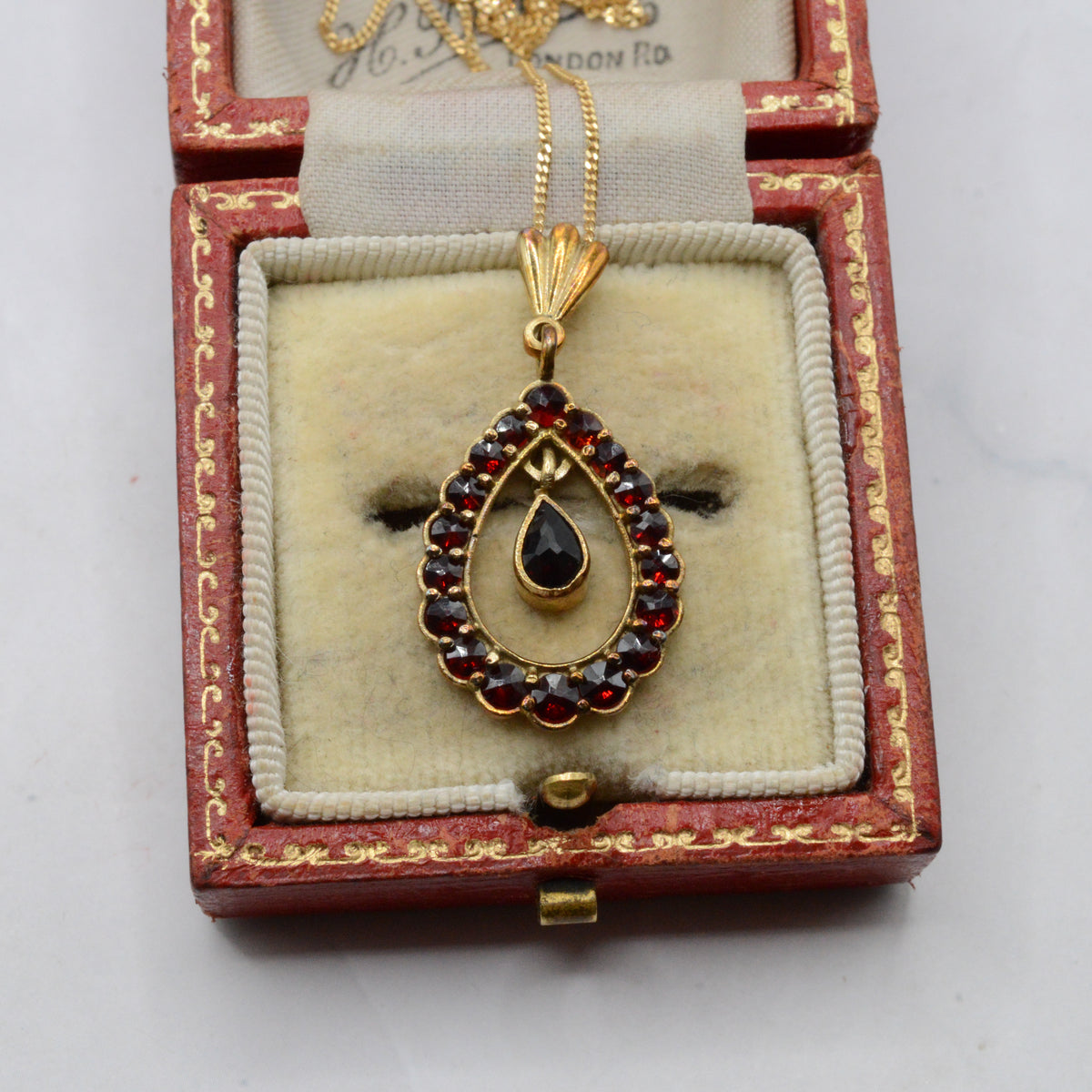 9ct Gold Garnet Drop Cluster Pendant Necklace (18”)