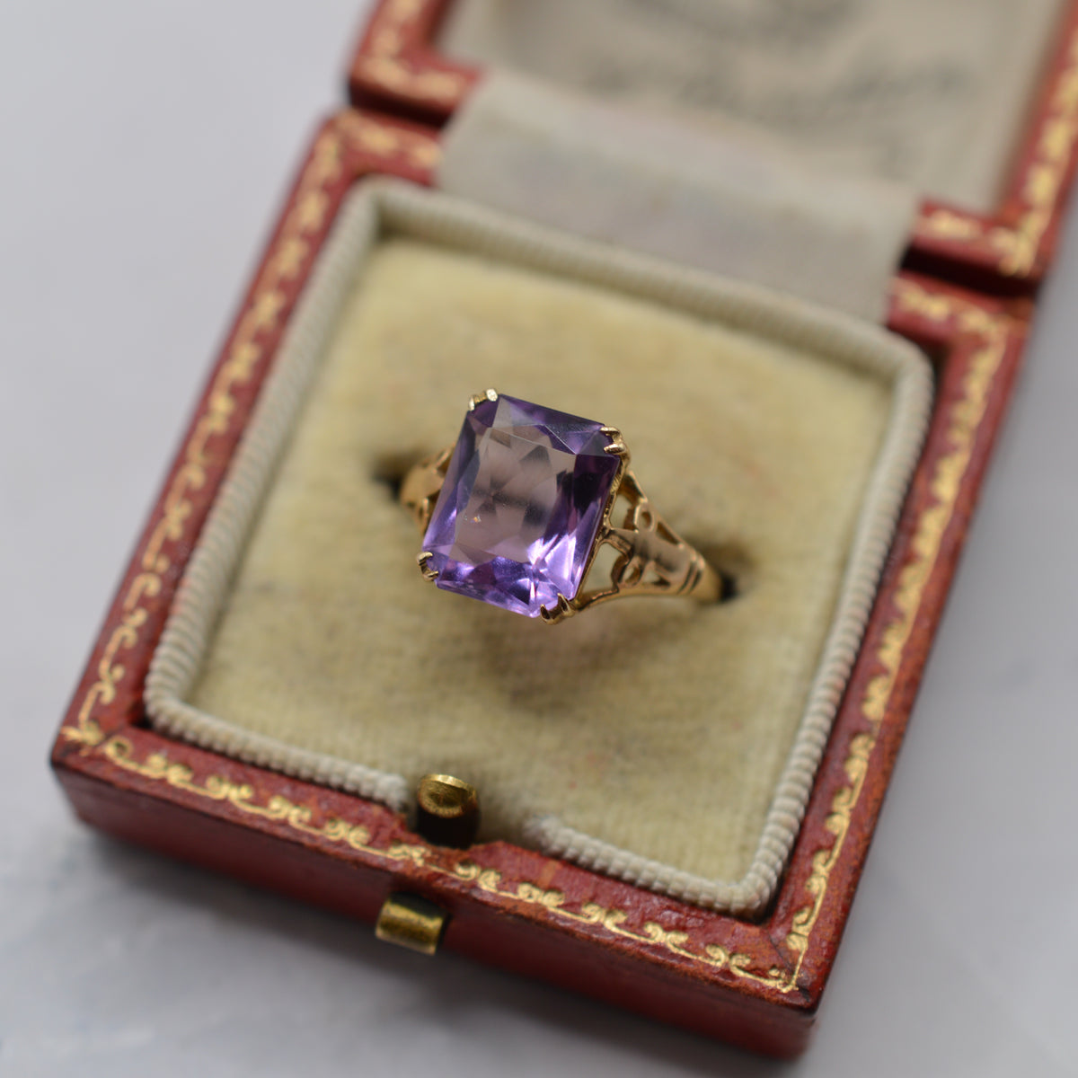 1960s Vintage 9ct Gold Amethyst Solitaire Ring
