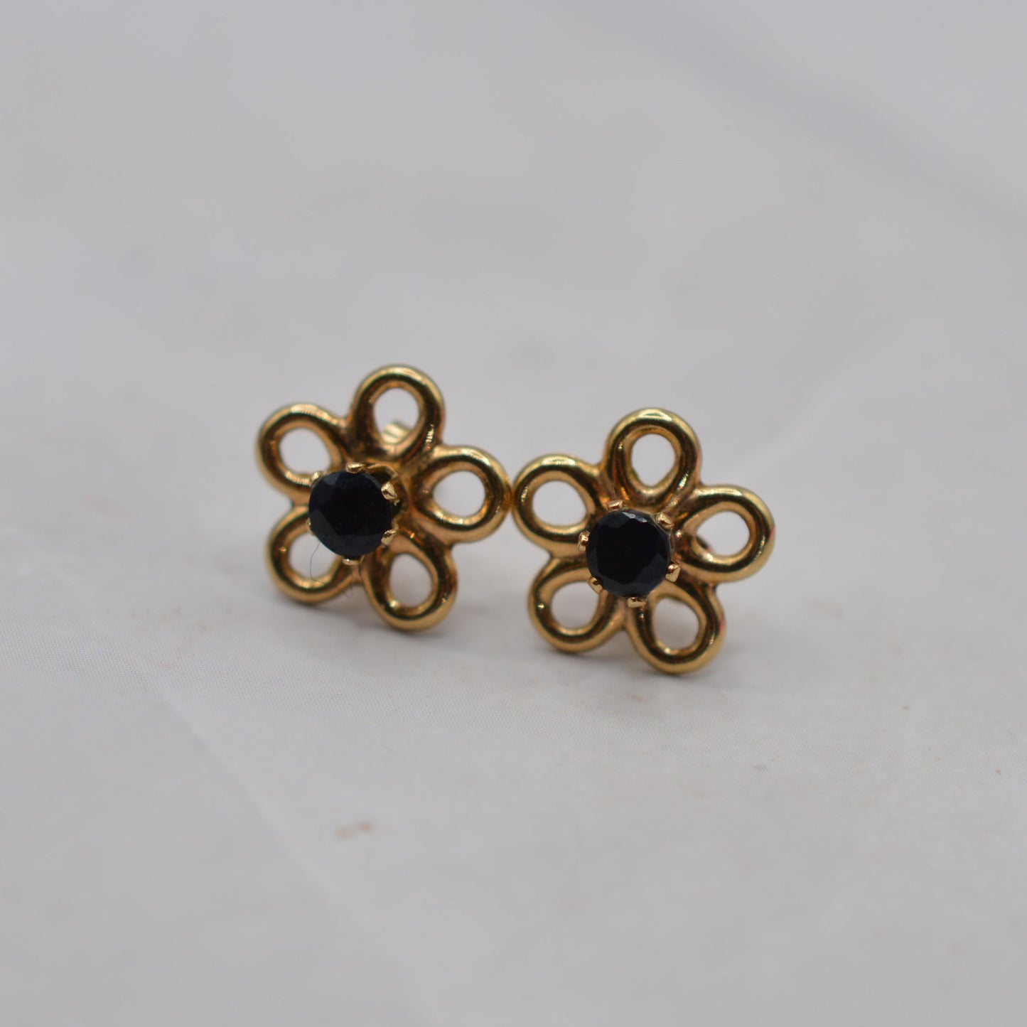 9ct Gold Sapphire Floral Stud Earrings
