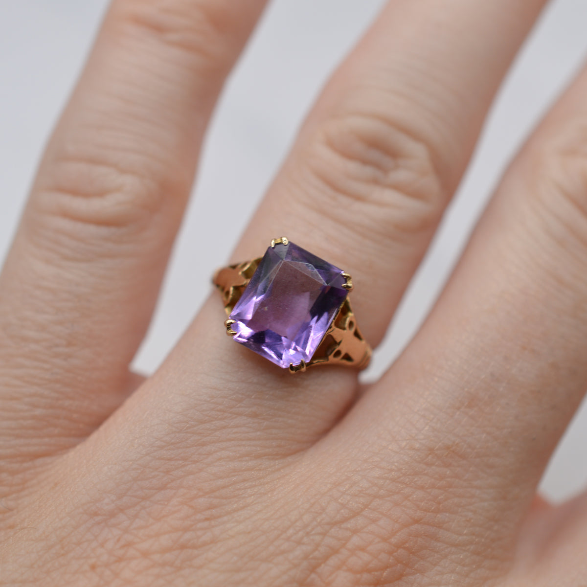 1960s Vintage 9ct Gold Amethyst Solitaire Ring