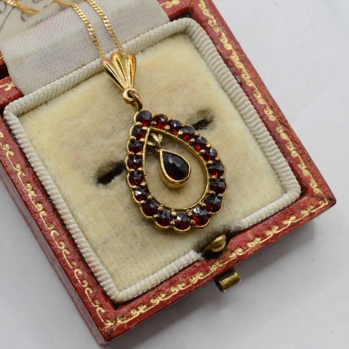 9ct Gold Garnet Drop Cluster Pendant Necklace (18”)