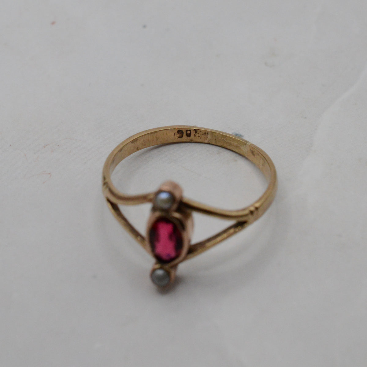 Antique Edwardian 9ct Gold Garnet & Pearl Ring