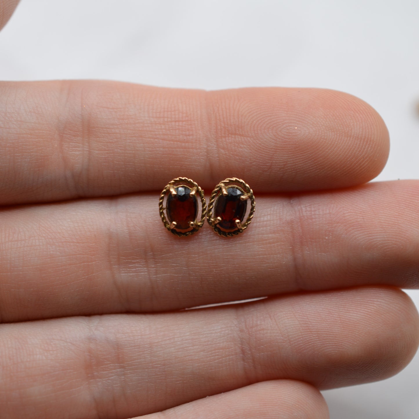 1960s Vintage 9ct Gold Garnet Stud Earrings with Rope-Twist Border