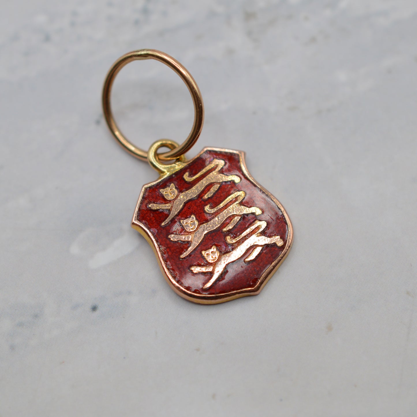 1970s Vintage 9ct Gold Enamel Three Lions Crest Pendant/Charm