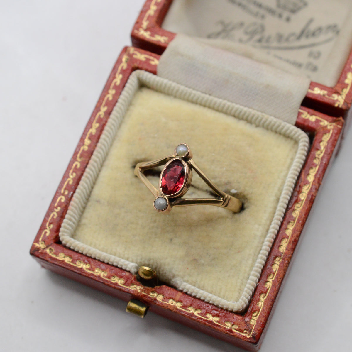 Antique Edwardian 9ct Gold Garnet & Pearl Ring