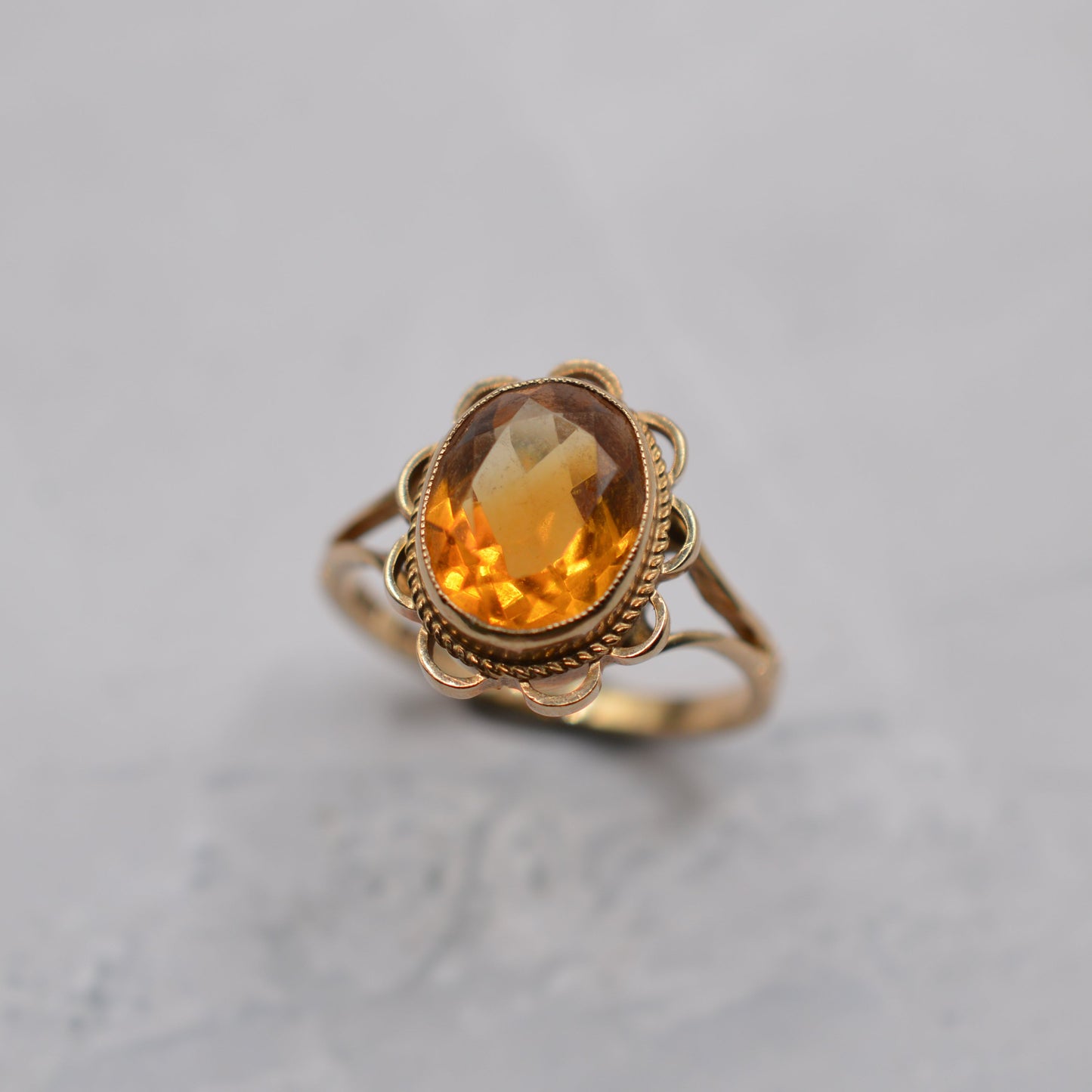 1970s Vintage 9ct Gold Citrine Ring with Scalloped Border