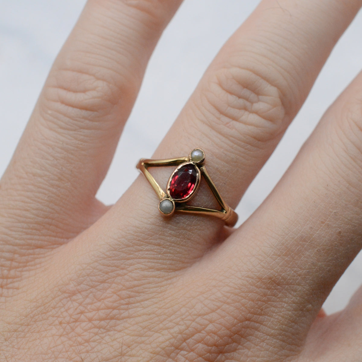 Antique Edwardian 9ct Gold Garnet & Pearl Ring