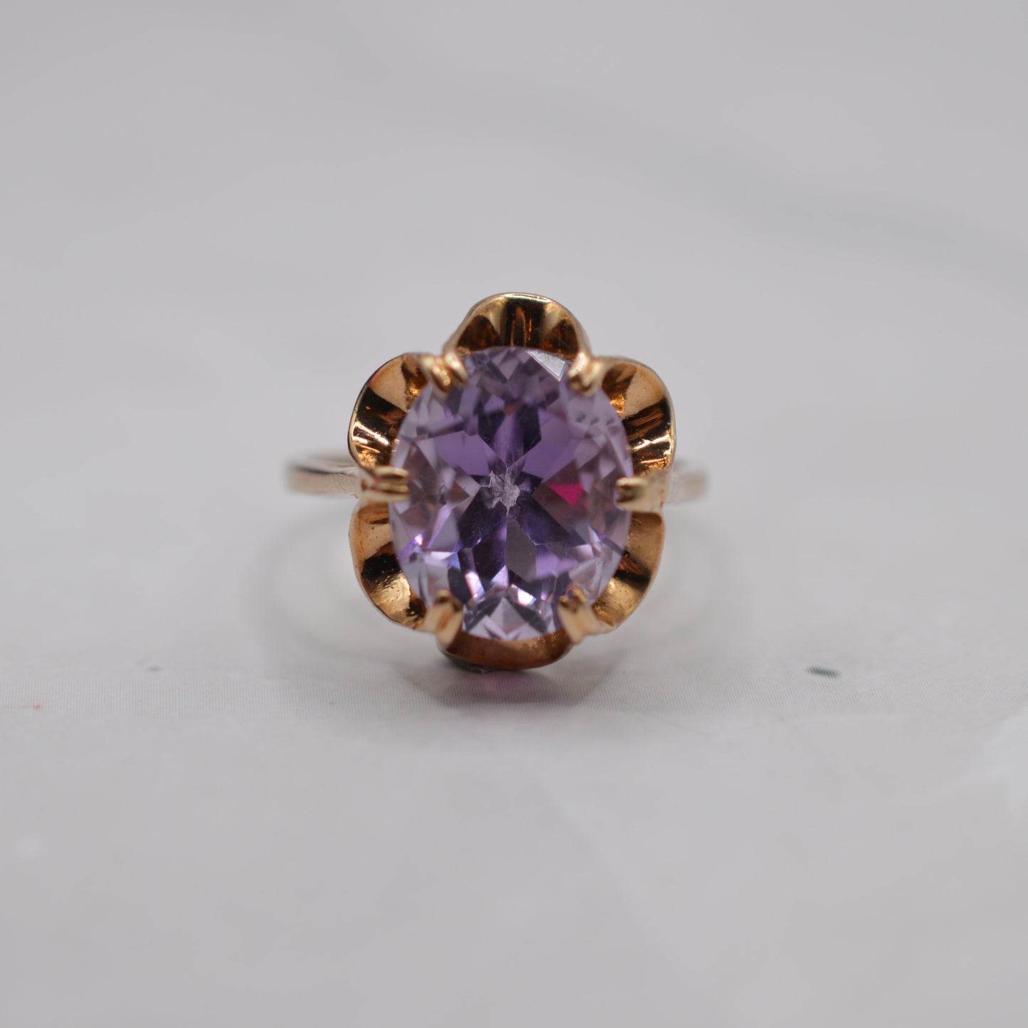 1990s 9ct Gold 4ct Amethyst Ring in Buttercup Setting
