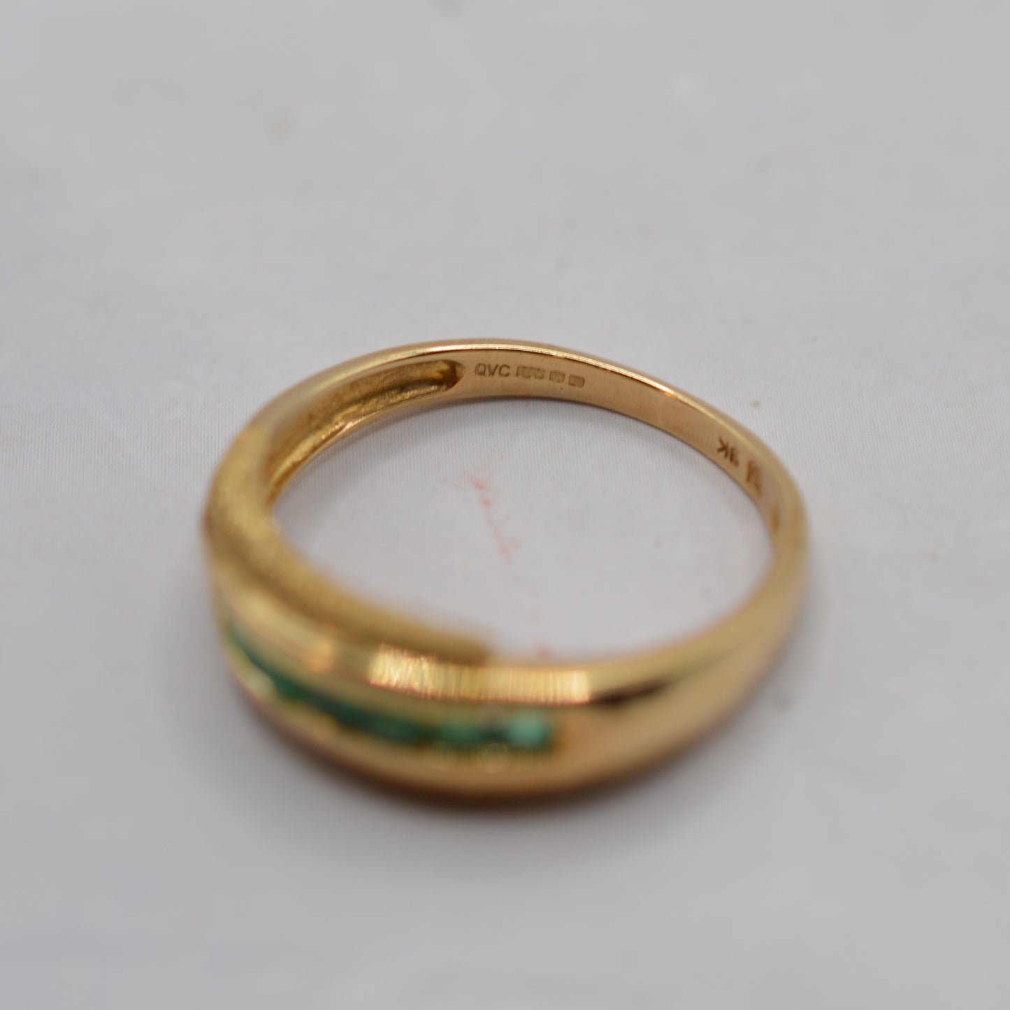 Y2K 9ct Gold Emerald Channel-Set Ring
