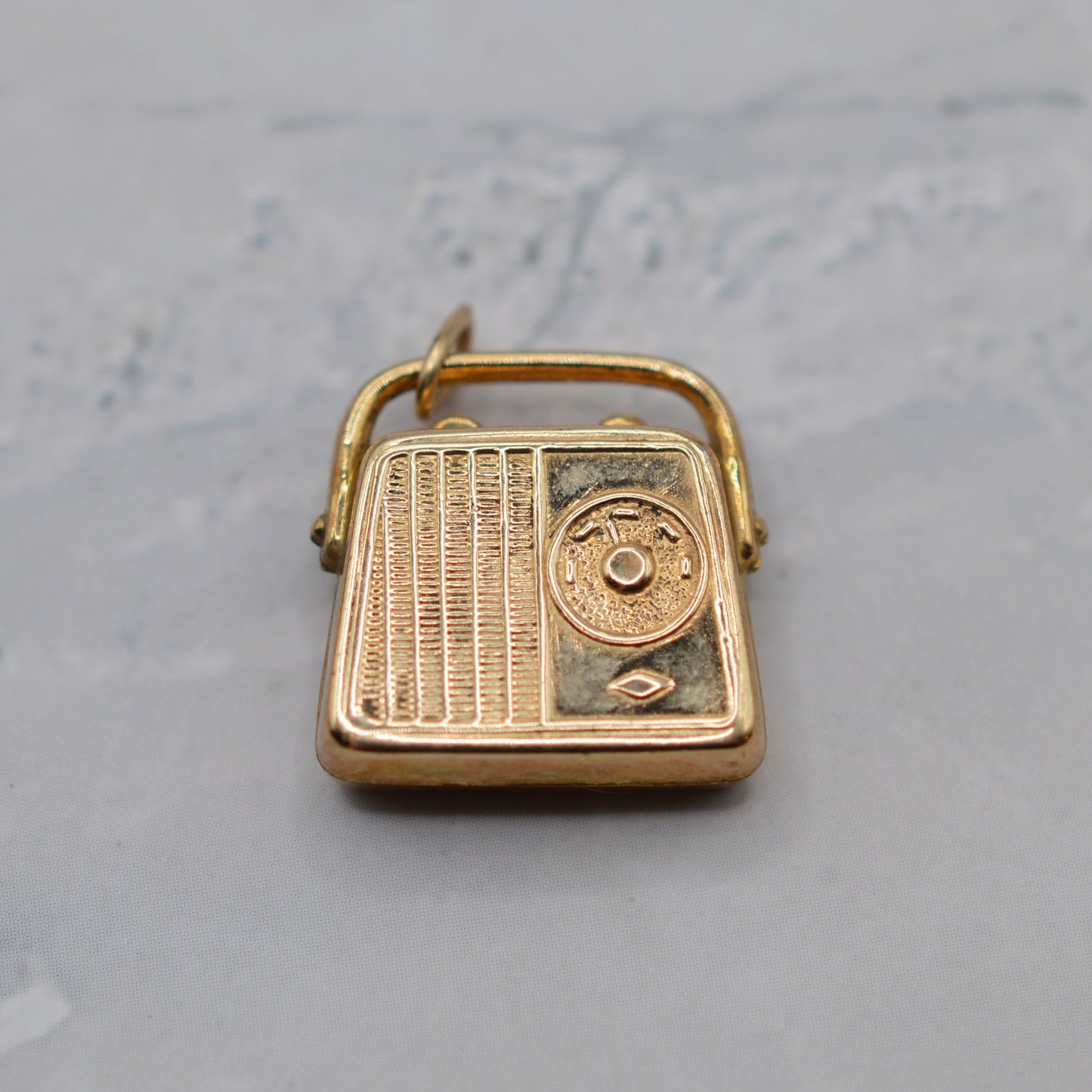1970s Vintage 9ct Gold Retro Transistor Radio Charm