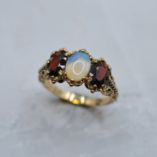 Chunky 9ct Gold Opal & Garnet Trilogy Ring