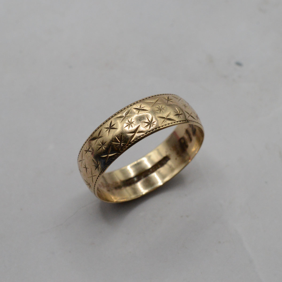 1980s 9ct Gold Star-Engraved Band Ring