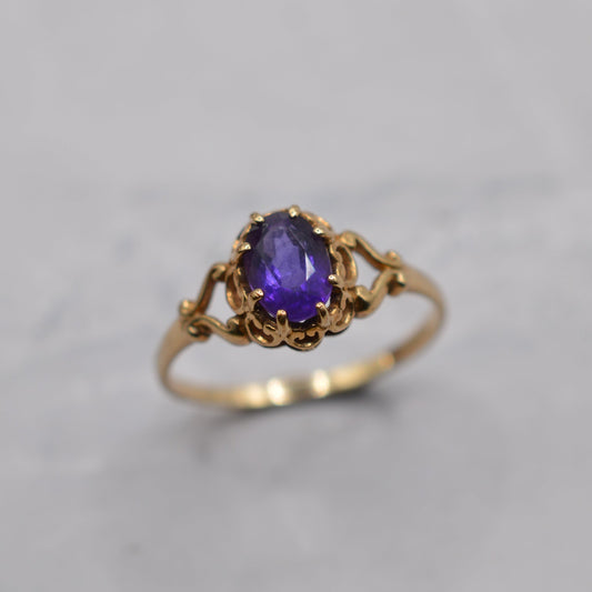 1980s 9ct Gold Amethyst Solitaire Ring