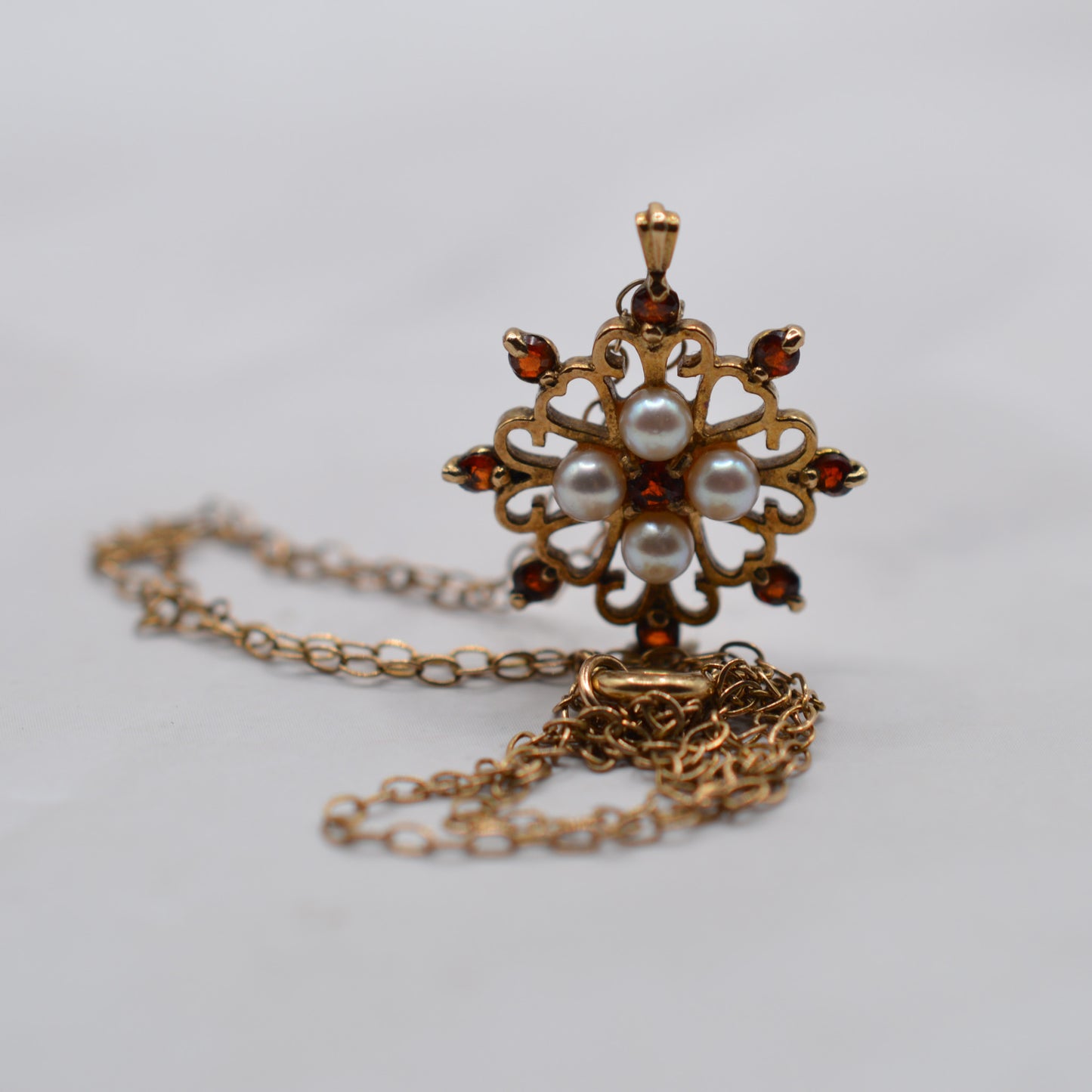 1970s Vintage 9ct Gold Garnet & Pearl Pendant Necklace