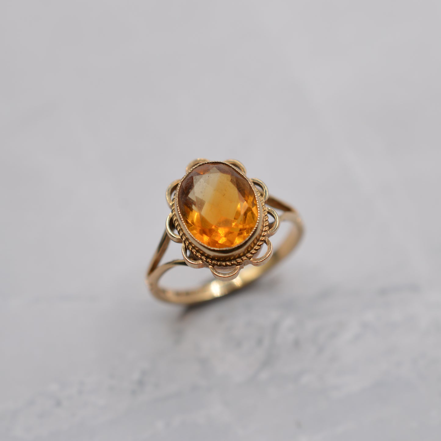 1970s Vintage 9ct Gold Citrine Ring with Scalloped Border