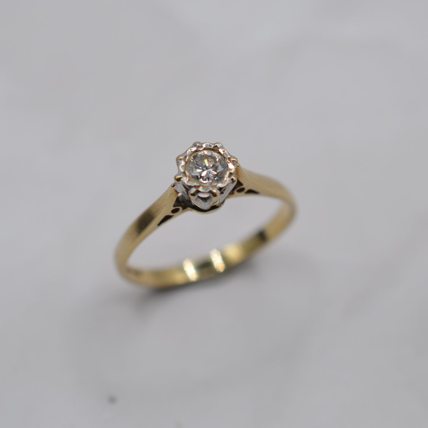 1980s Vintage 9ct Gold Diamond Solitaire Ring