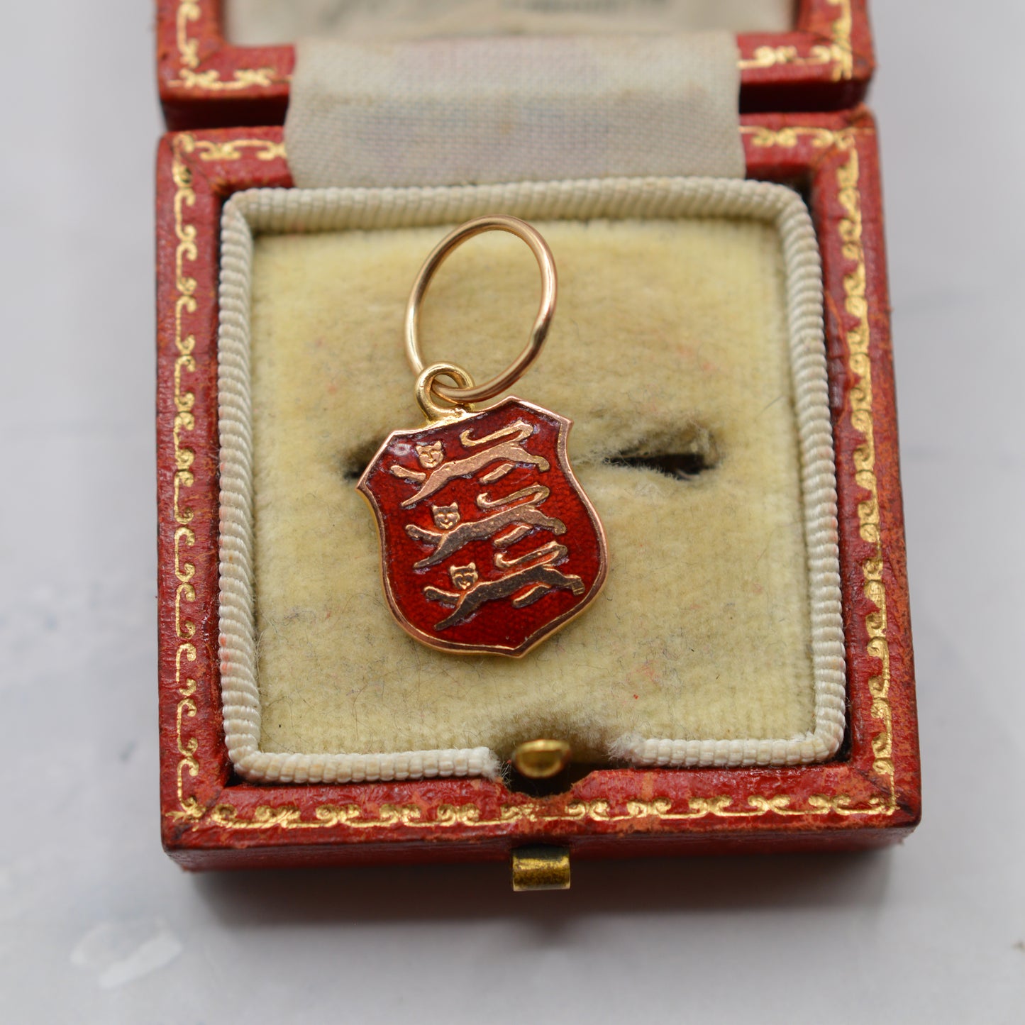 1970s Vintage 9ct Gold Enamel Three Lions Crest Pendant/Charm