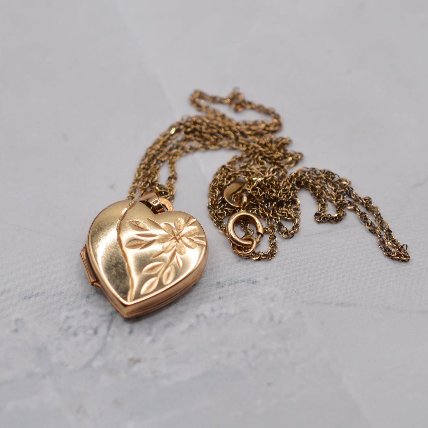 9ct Gold Heart Locket Pendant Necklace (16”)