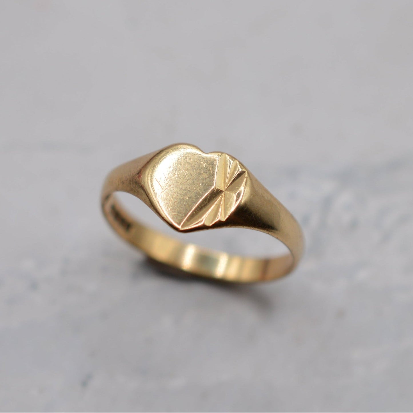 1980s 9ct Gold Heart Signet Ring