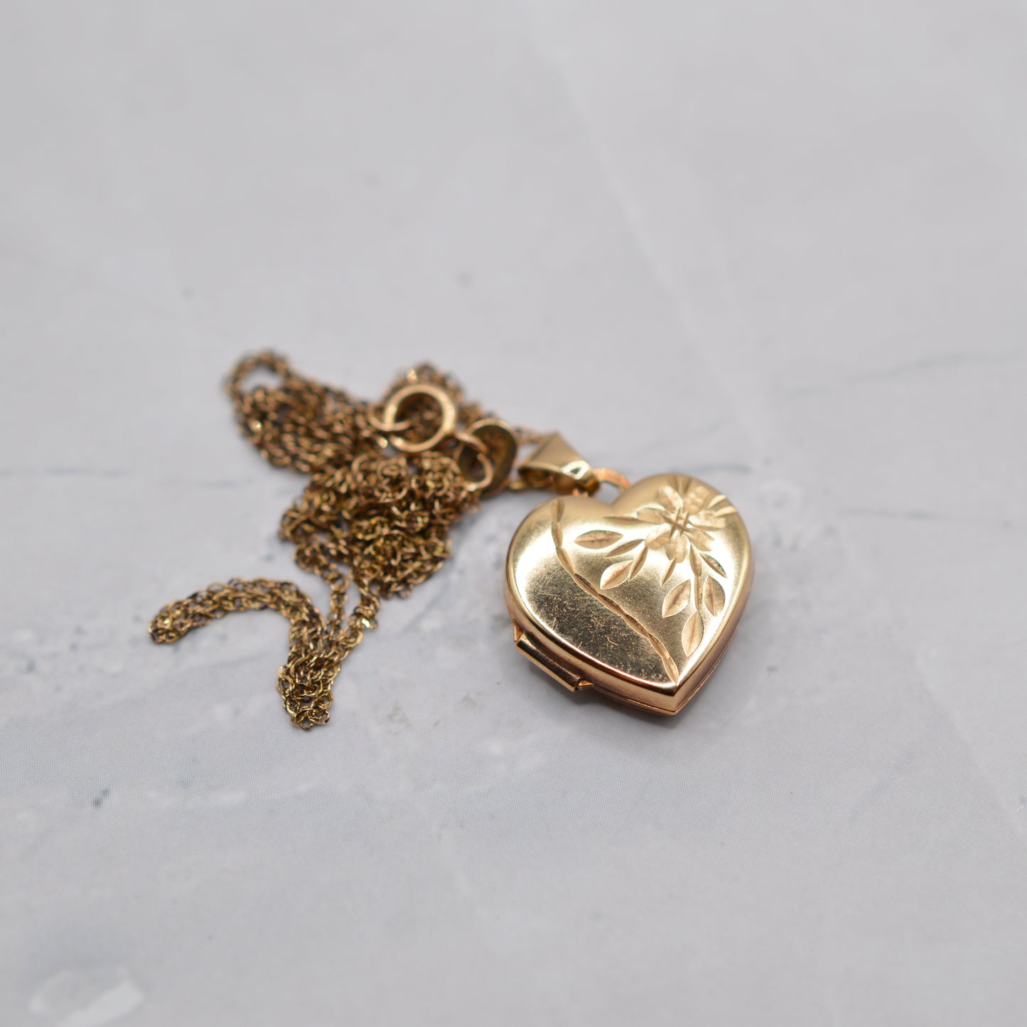 9ct Gold Heart Locket Pendant Necklace (16”)