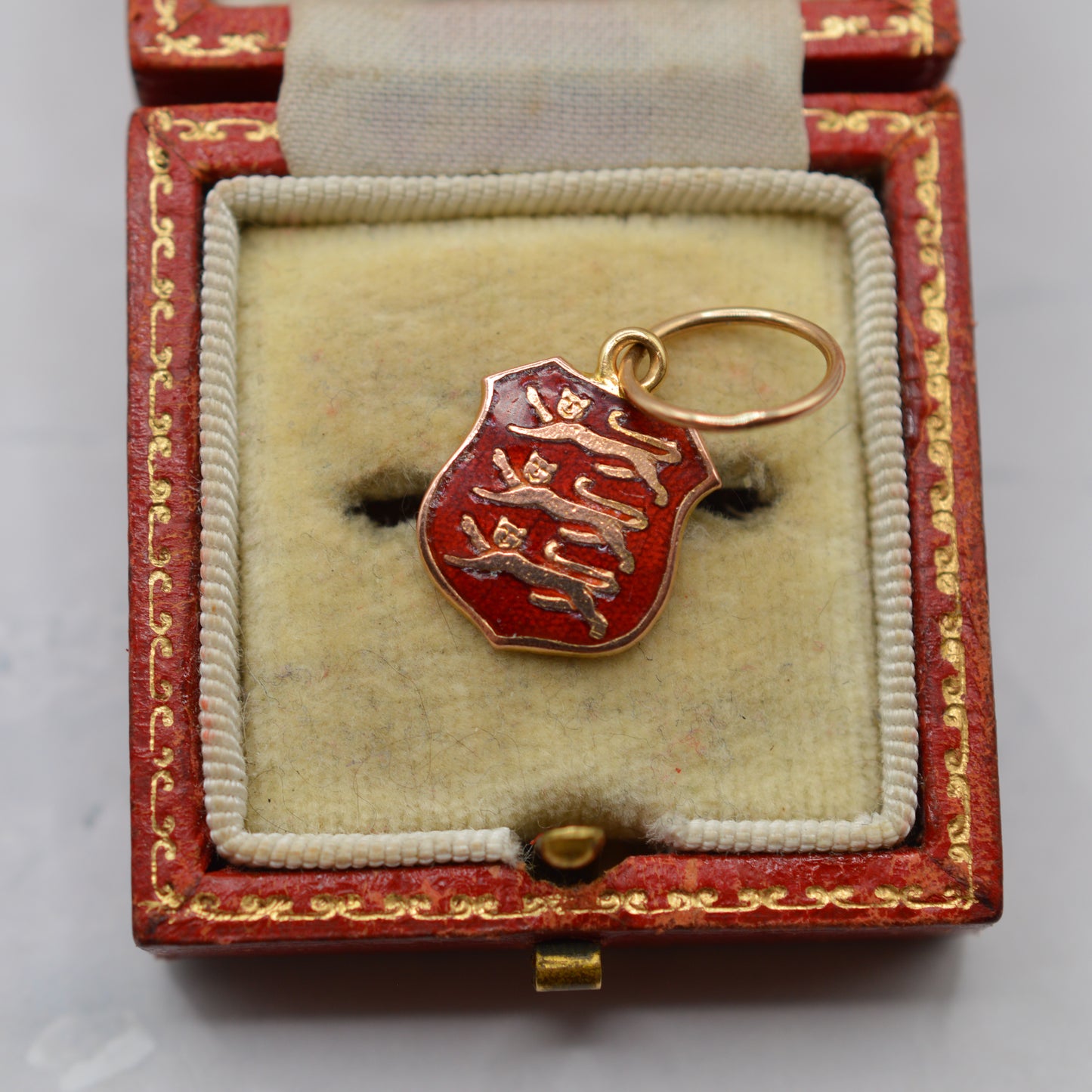 1970s Vintage 9ct Gold Enamel Three Lions Crest Pendant/Charm
