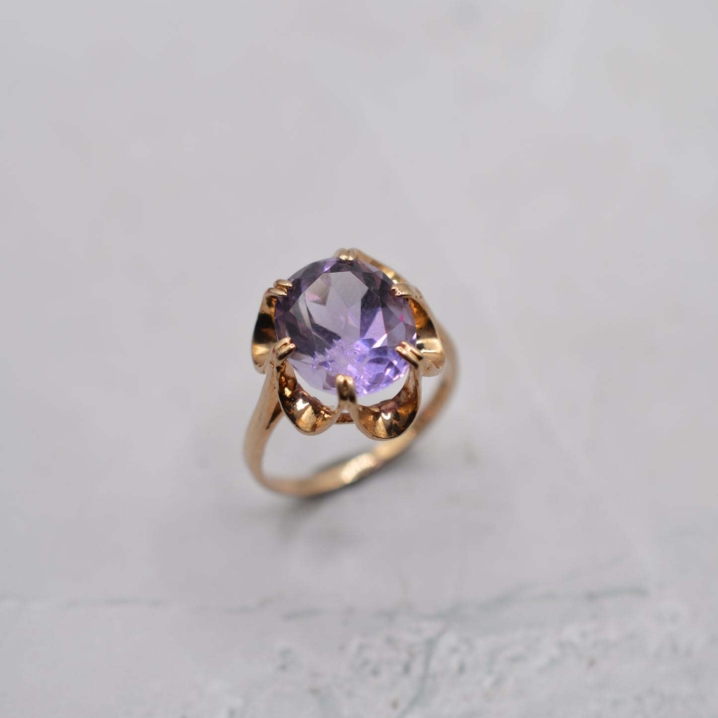 1990s 9ct Gold 4ct Amethyst Ring in Buttercup Setting
