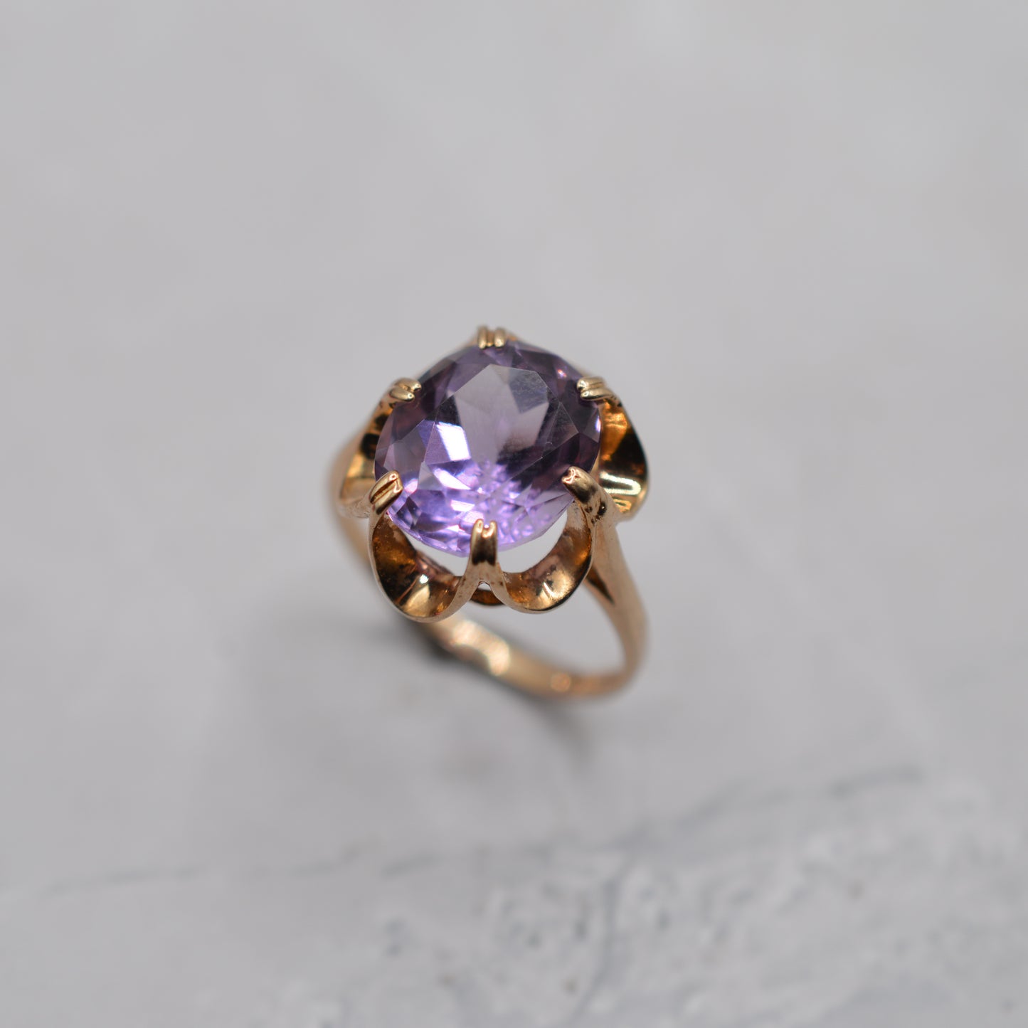 1990s 9ct Gold 4ct Amethyst Ring in Buttercup Setting