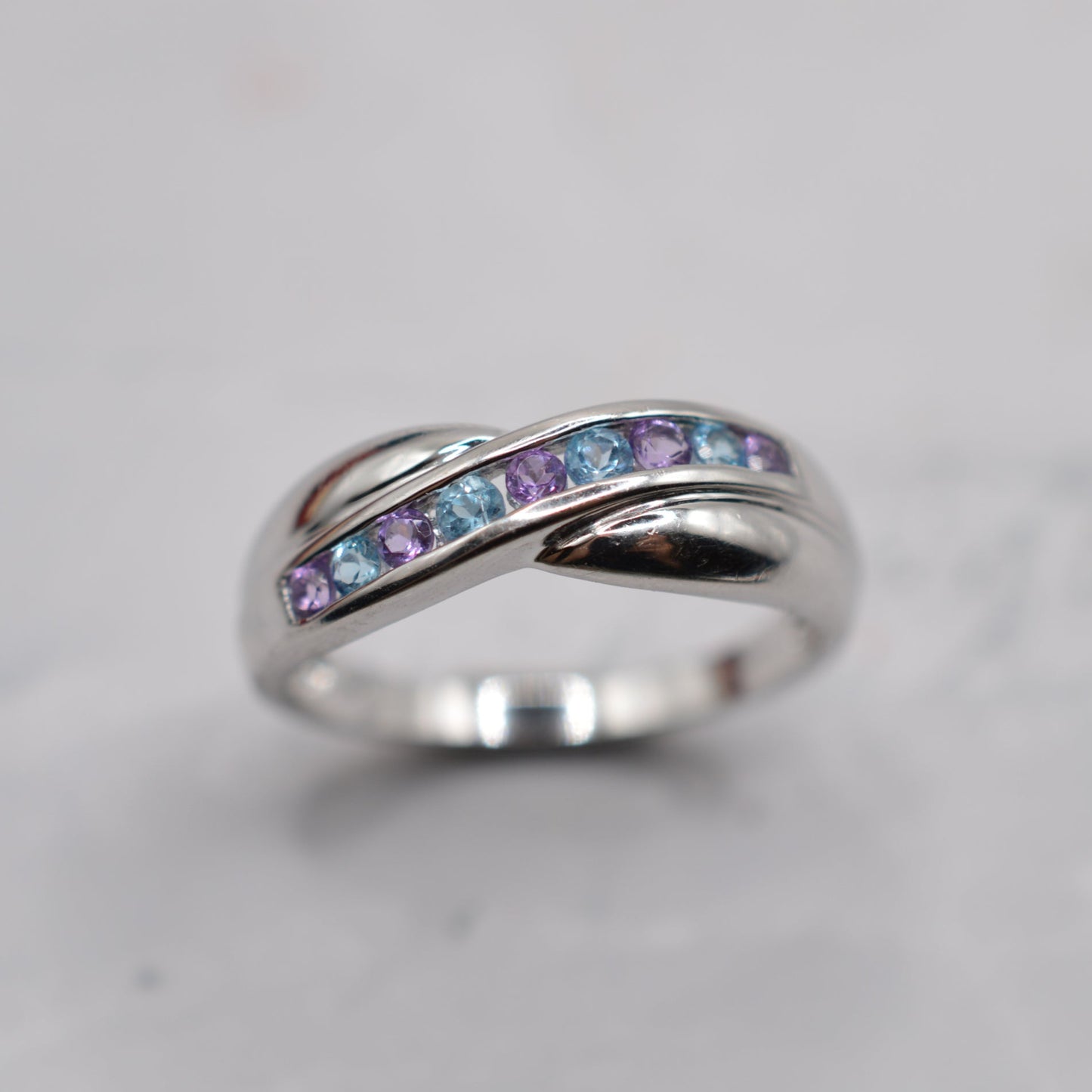 Y2K 9ct White Gold Amethyst & Blue Topaz Crossover Ring