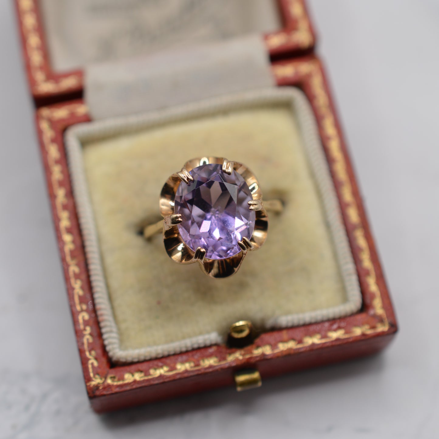 1990s 9ct Gold 4ct Amethyst Ring in Buttercup Setting
