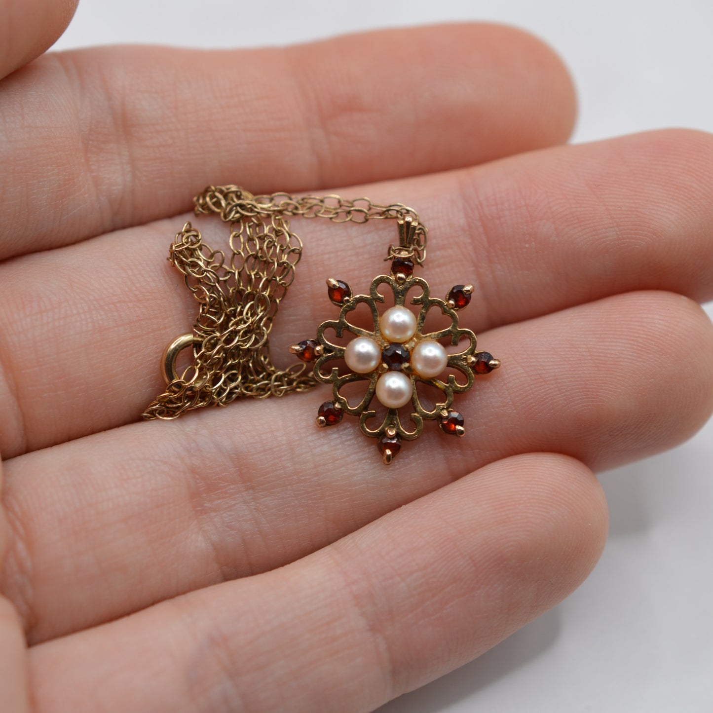 1970s Vintage 9ct Gold Garnet & Pearl Pendant Necklace