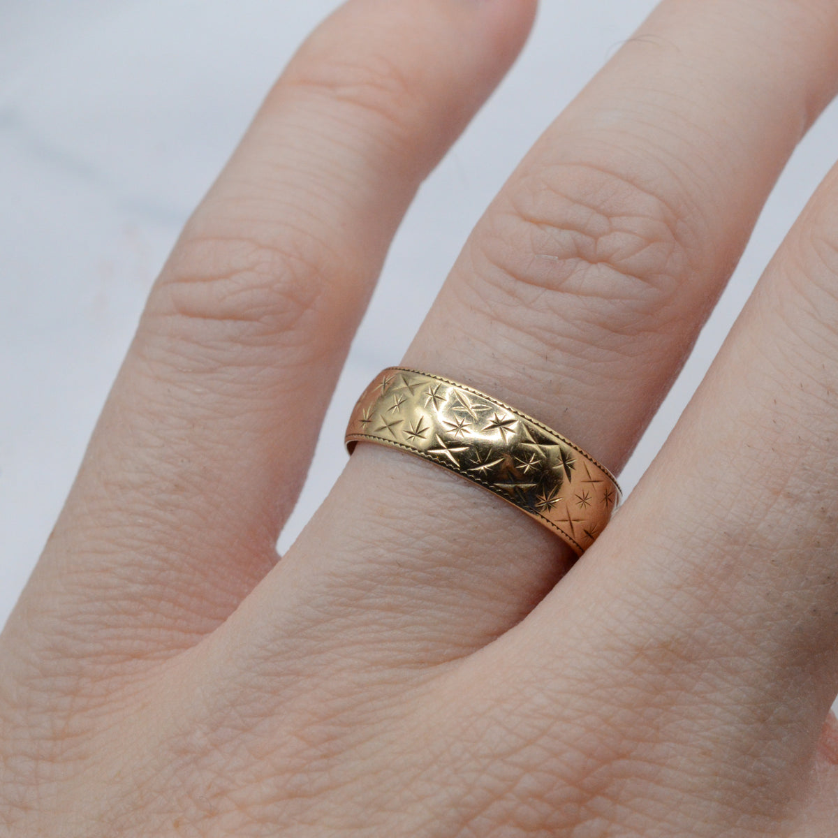 1980s 9ct Gold Star-Engraved Band Ring