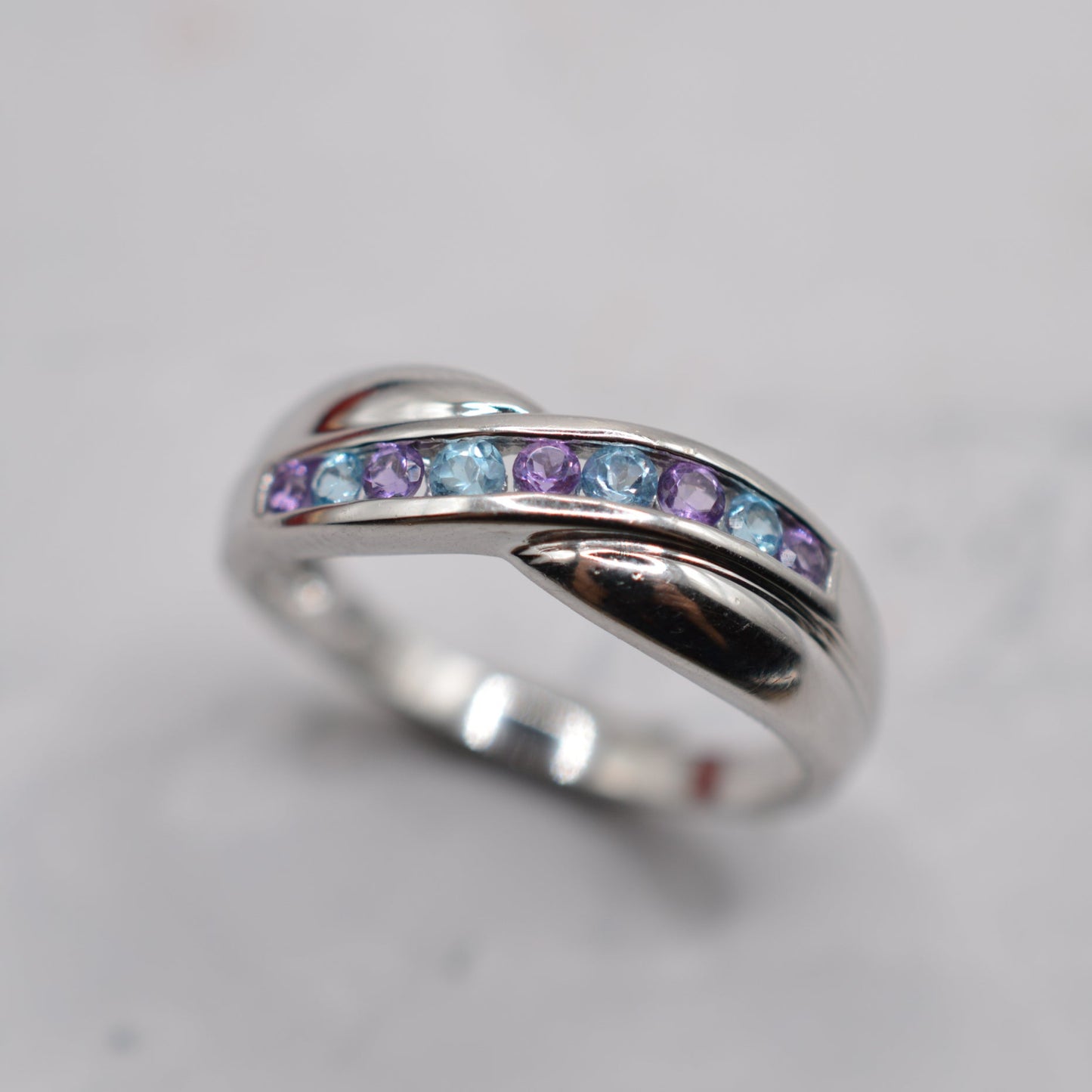 Y2K 9ct White Gold Amethyst & Blue Topaz Crossover Ring