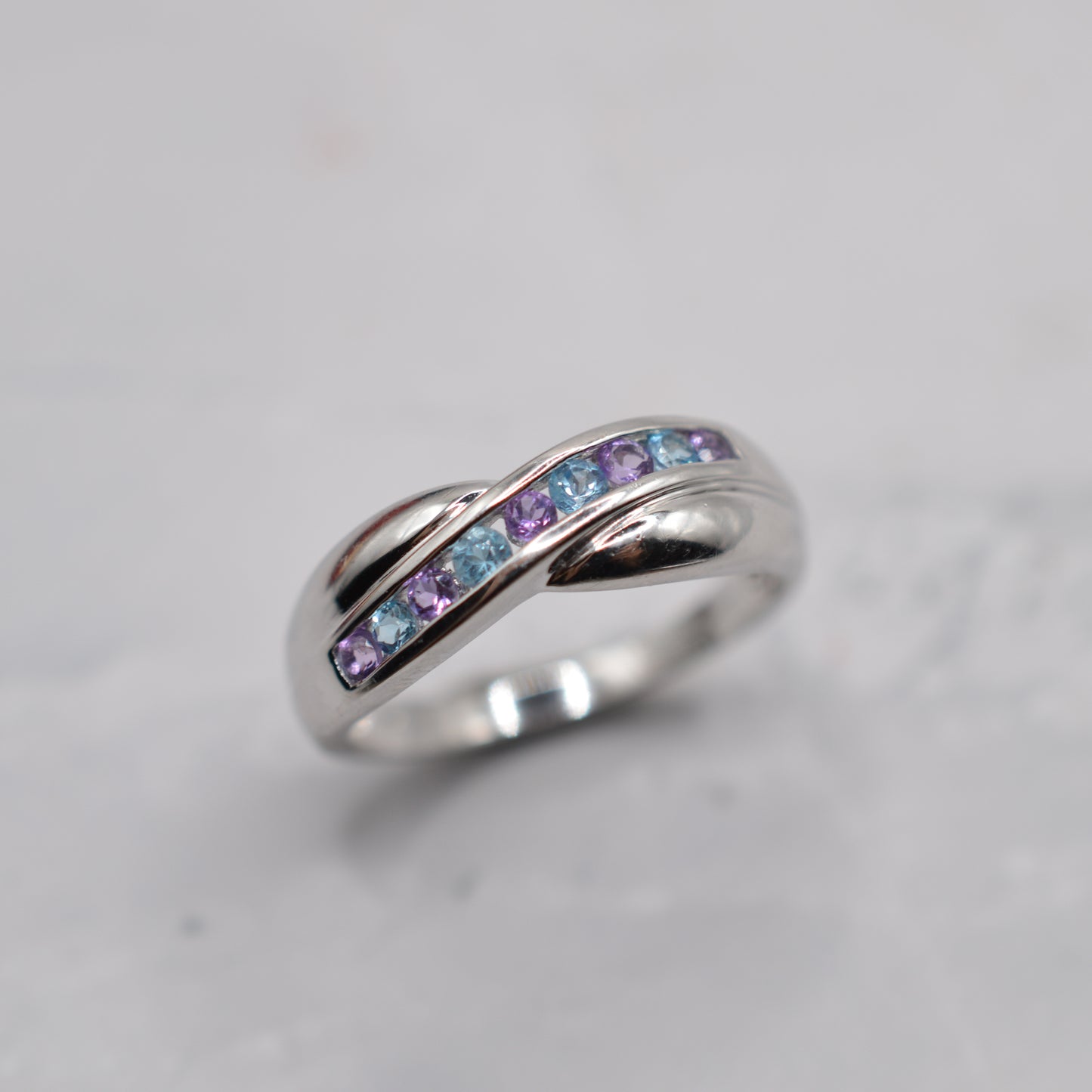 Y2K 9ct White Gold Amethyst & Blue Topaz Crossover Ring