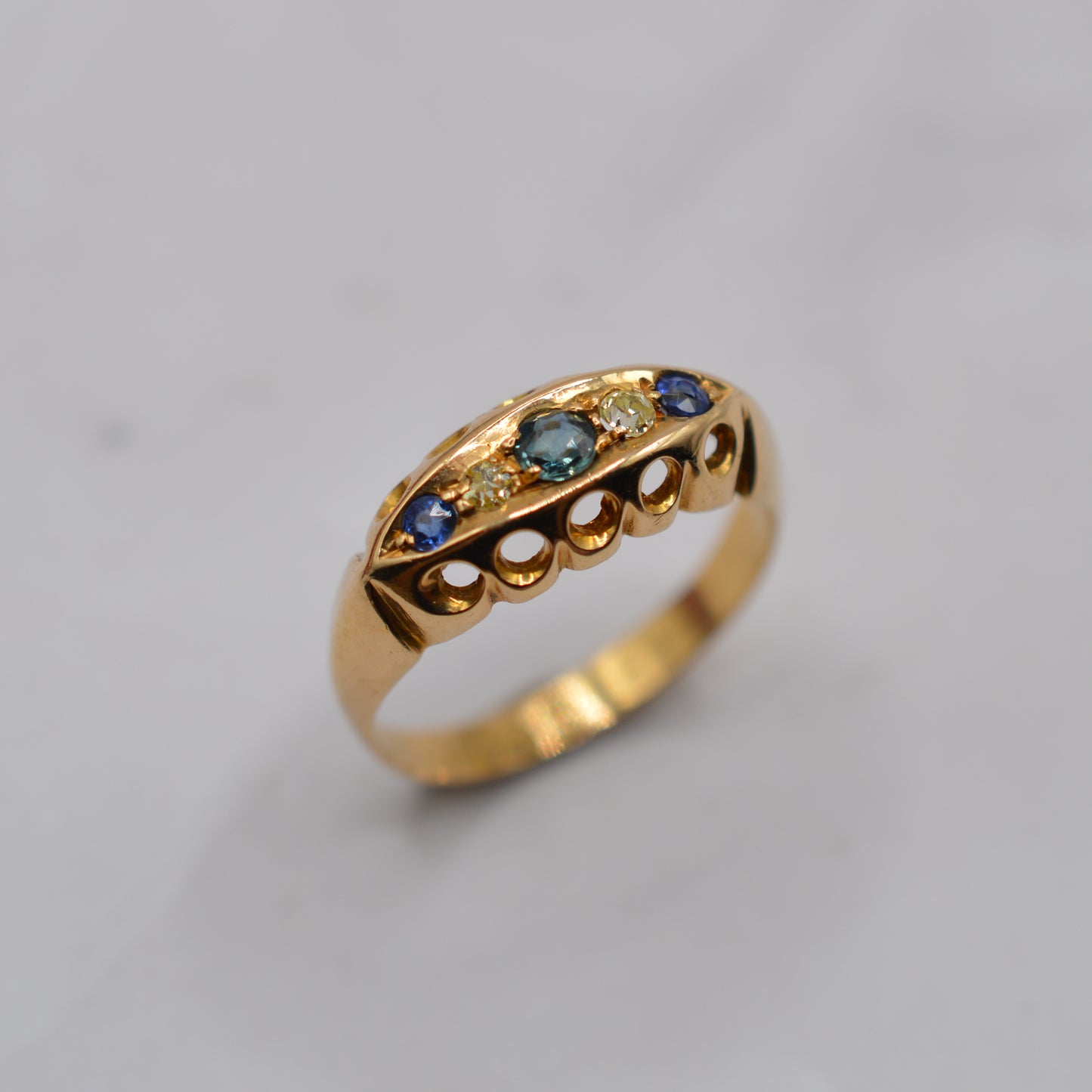 Antique 1915 18ct Gold Sapphire & Diamond Five-Stone Gypsy Ring
