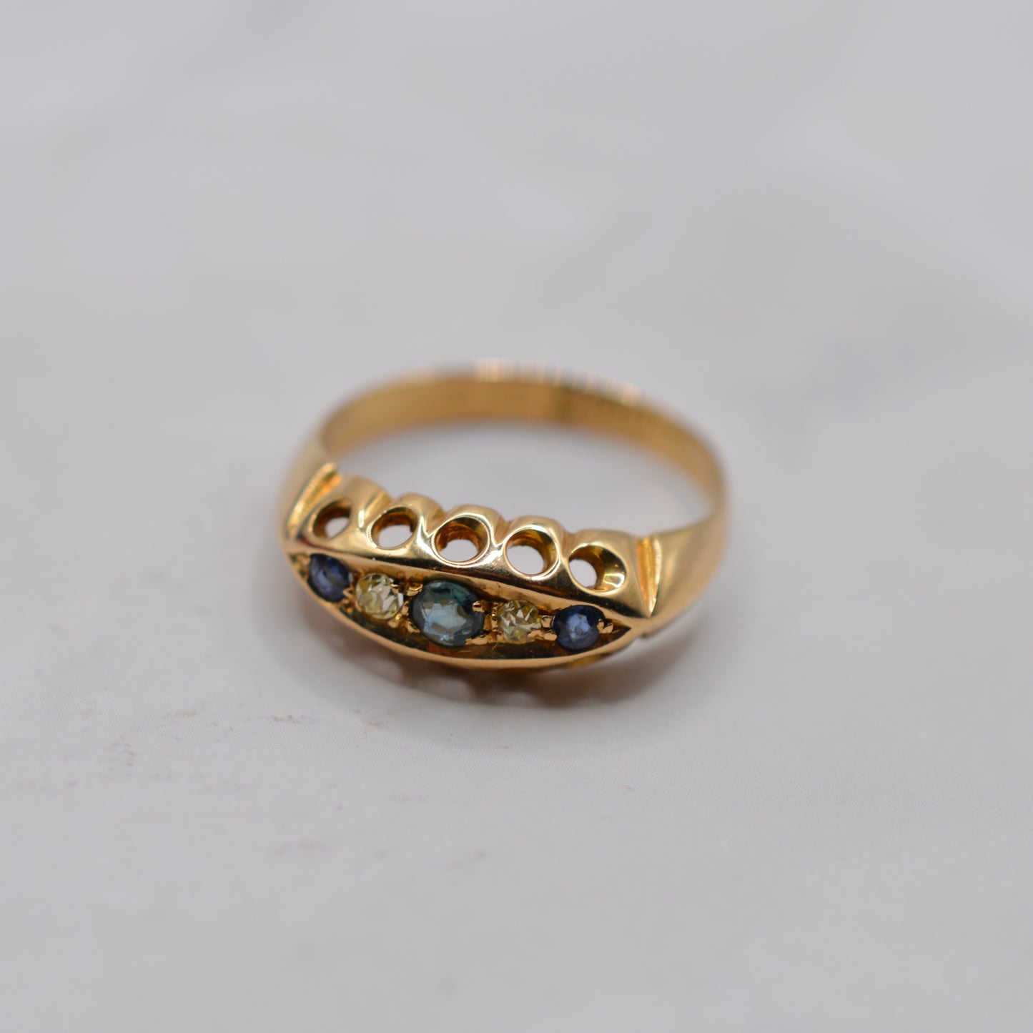 Antique 1915 18ct Gold Sapphire & Diamond Five-Stone Gypsy Ring