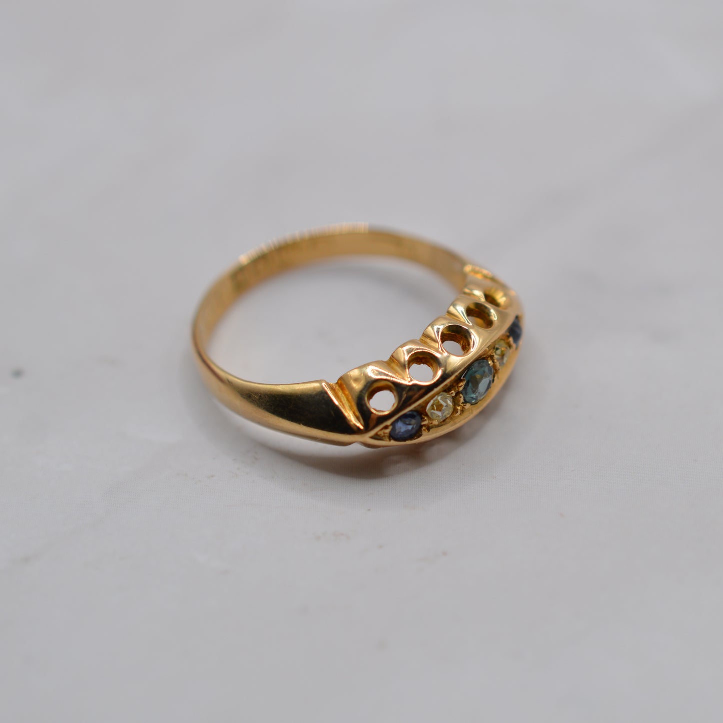 Antique 1915 18ct Gold Sapphire & Diamond Five-Stone Gypsy Ring