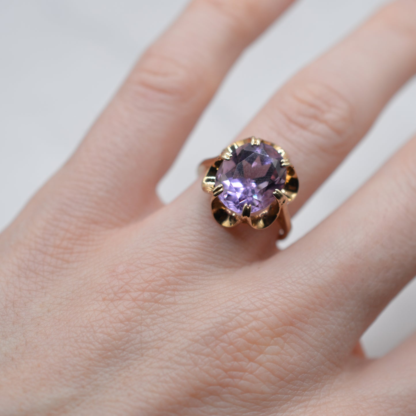 1990s 9ct Gold 4ct Amethyst Ring in Buttercup Setting