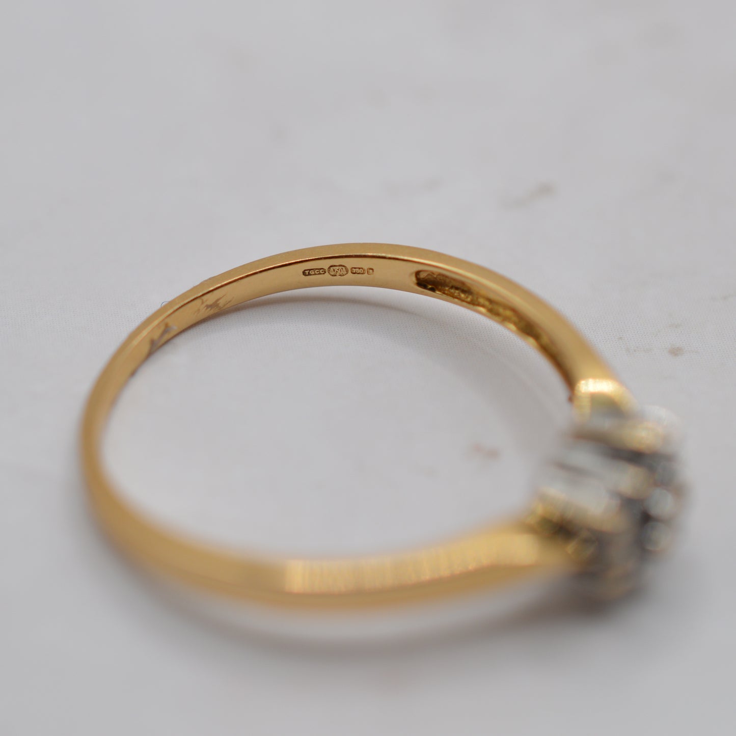 18ct Gold Diamond Cluster Ring