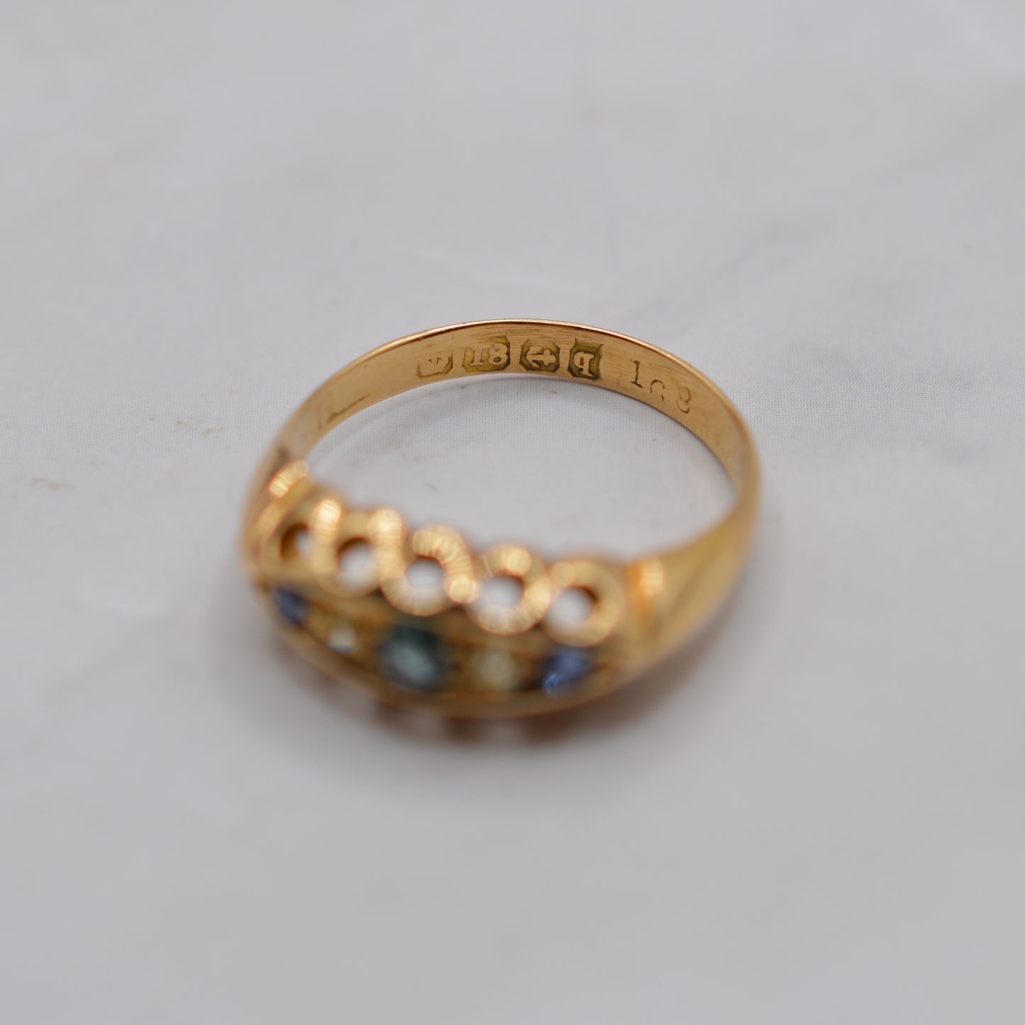 Antique 1915 18ct Gold Sapphire & Diamond Five-Stone Gypsy Ring
