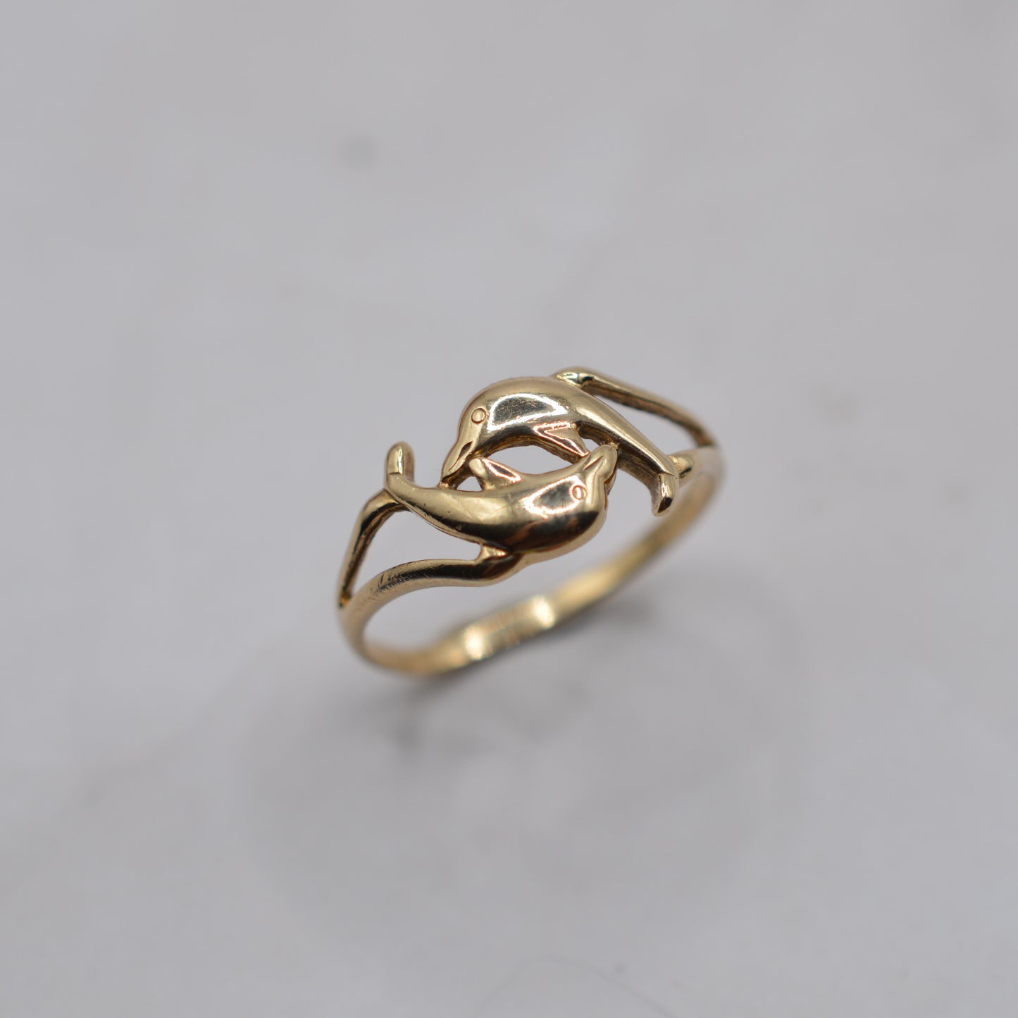 Y2K-Era 9ct Gold Dolphin Ring