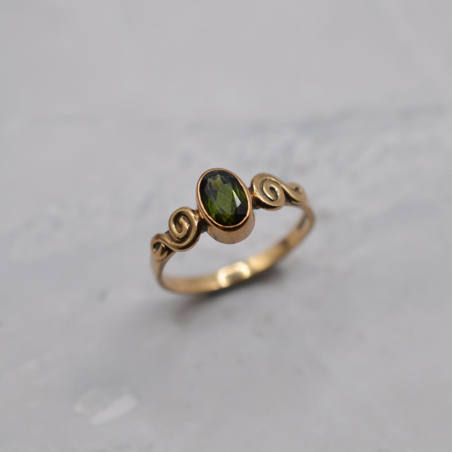 1970s Vintage 9ct Gold Tourmaline Swirl Ring