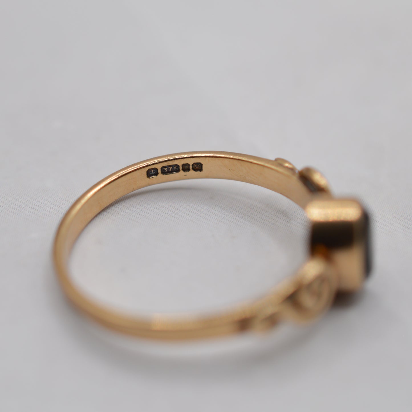 1970s Vintage 9ct Gold Tourmaline Swirl Ring
