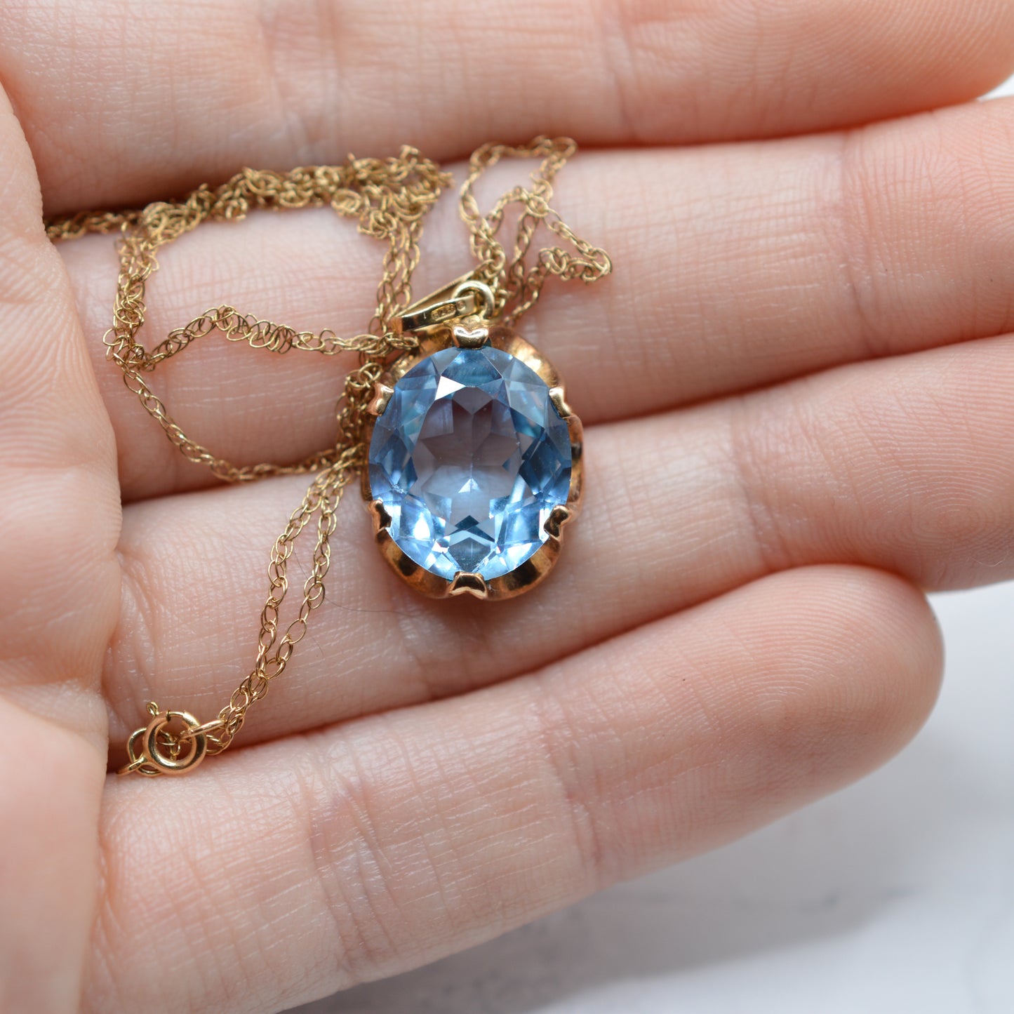 1970s Vintage 9ct Gold 4.46ct Blue Topaz Pendant Necklace in Buttercup Setting (18”)