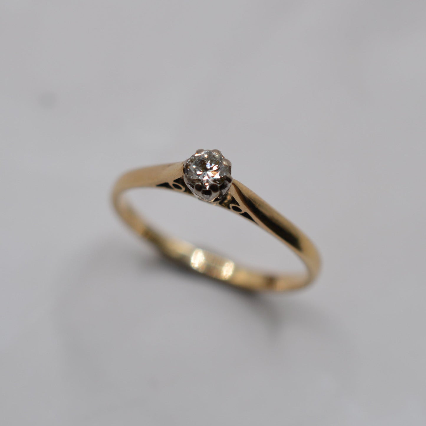 1980s Vintage 9ct Gold Diamond Solitaire Ring
