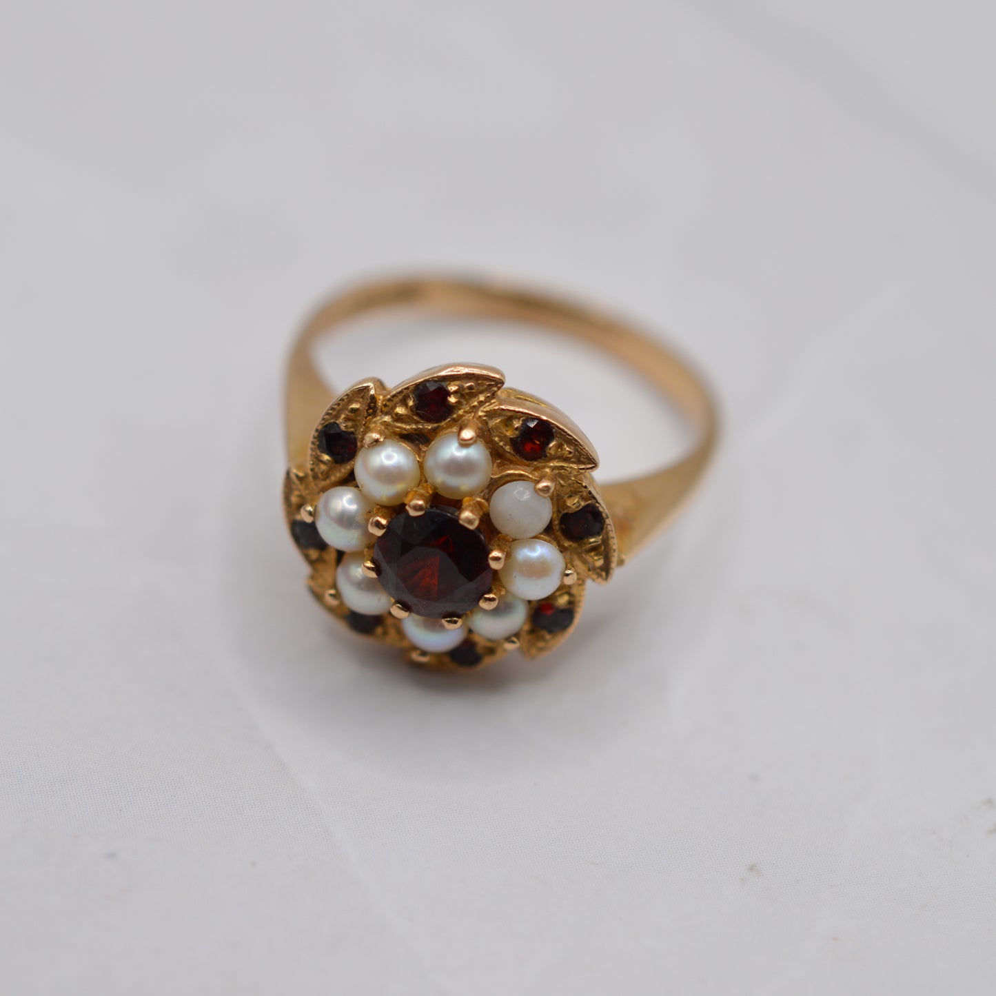 1970s Vintage 9ct Gold Garnet & Pearl Floral Cluster Ring