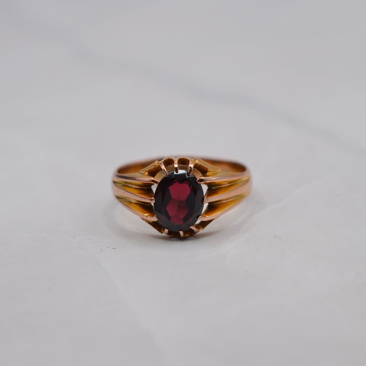 1916 Antique Chunky 9ct Gold Gents Garnet Signet Ring