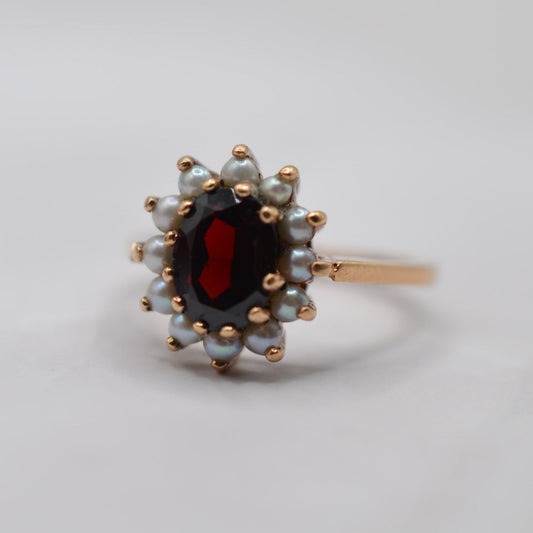 1960s Vintage 9ct Gold Garnet & Pearl Cluster Ring