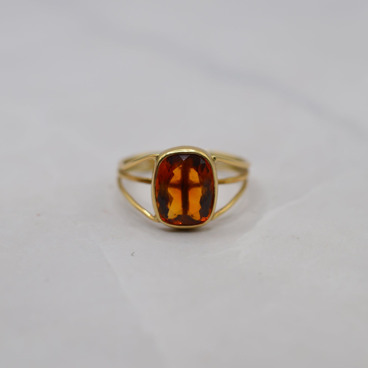 1970s Vintage 18ct Gold Citrine Collet-Set Ring
