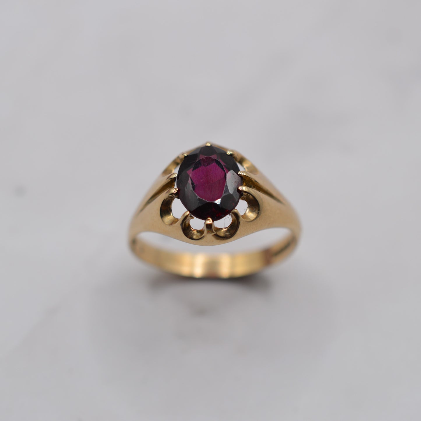 1980s 9ct Gold Garnet Signet Ring